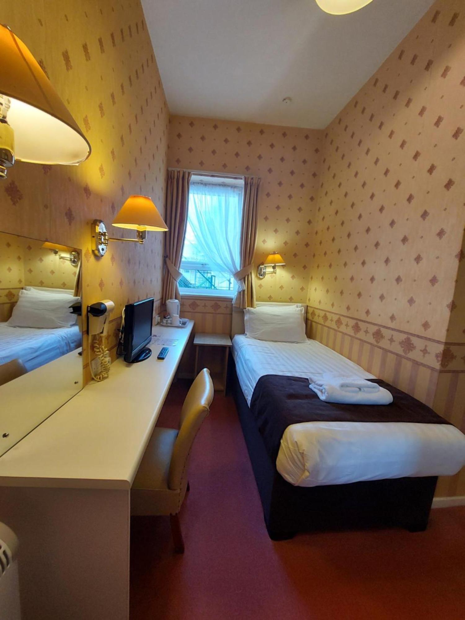 White Heather Hotel 3*