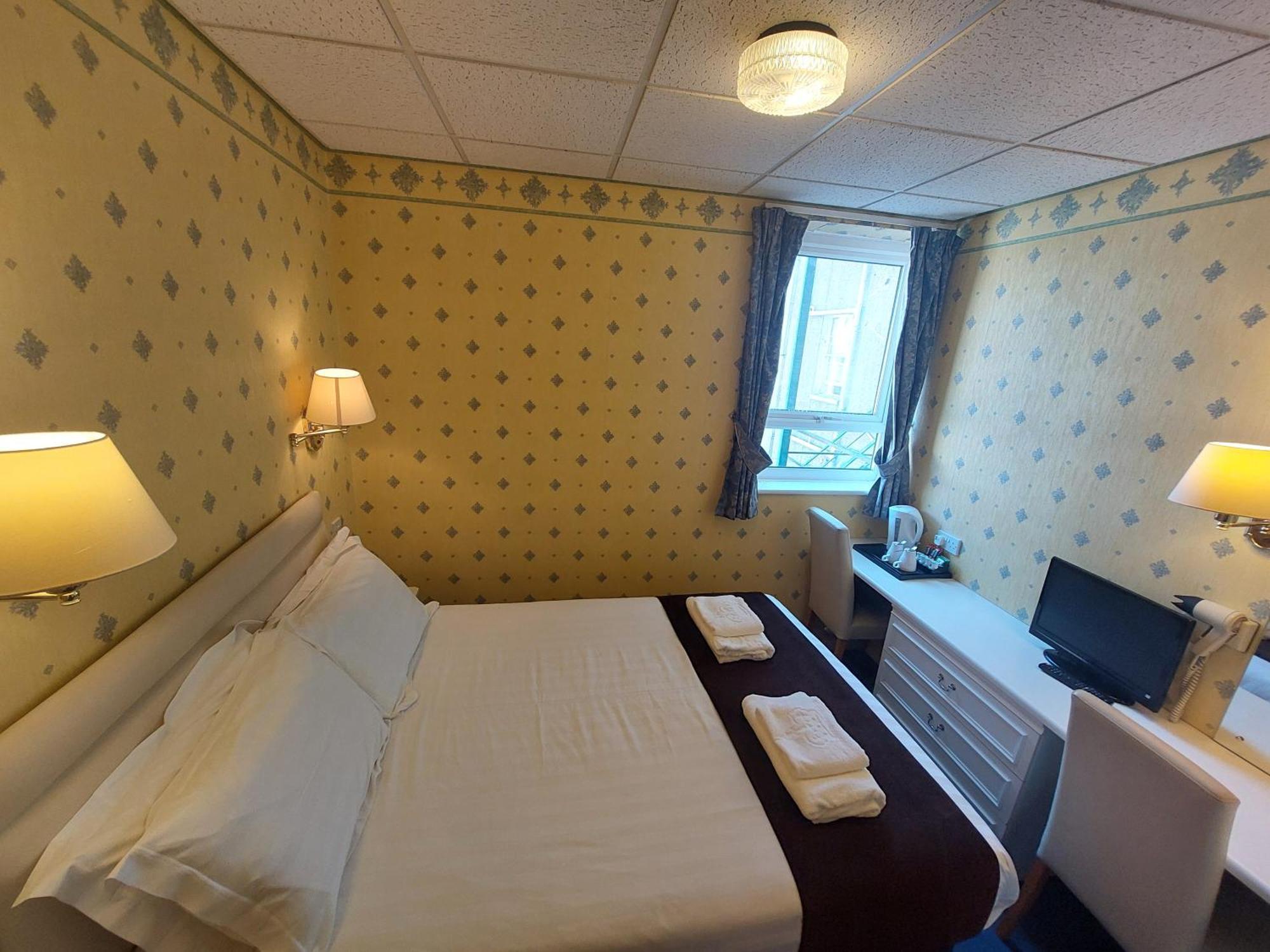 Hotel White Heather 3*
