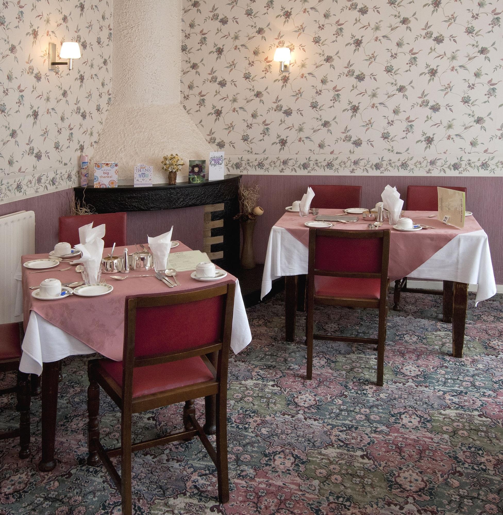 Hotel White Heather 3*
